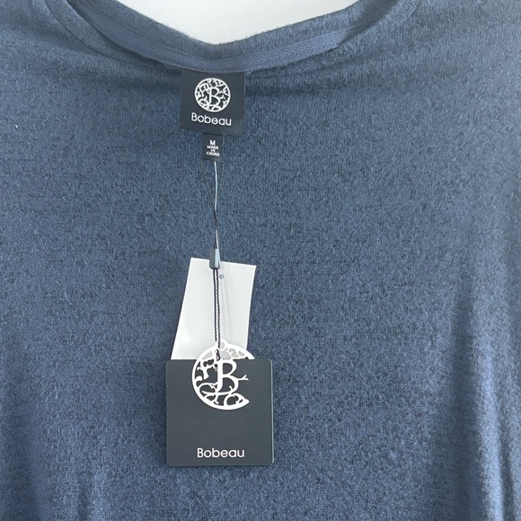 NWT. Bobeau navy Long Sleeve Top with Scalloped Lace - Picture 3 of 4